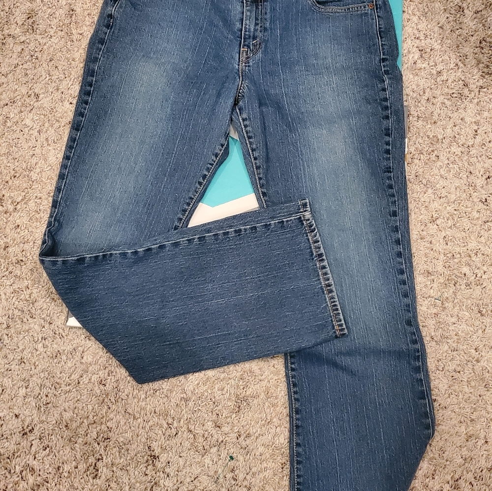 Women's Levi's  size 14 L stretchy STYLE 515.
